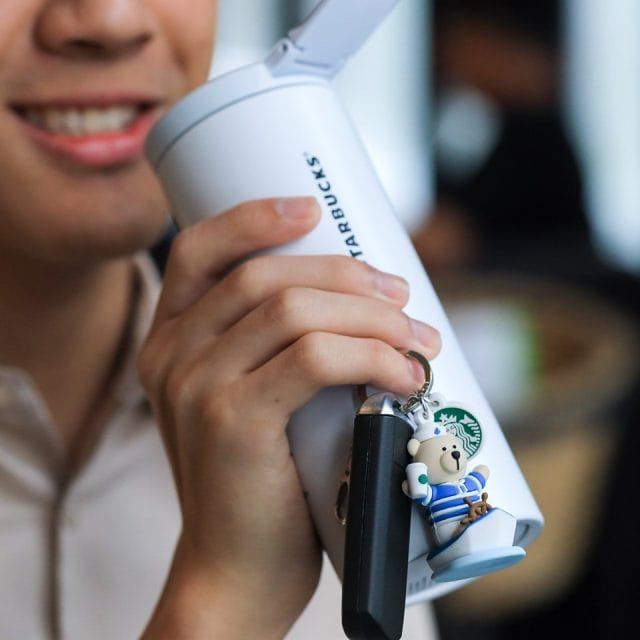 Starbucks-Summer-Bearista-keychain-2019-640x640