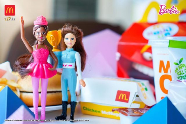 Mc-Happy-Meal-Barbie-และ-HotWheels-5-640x426